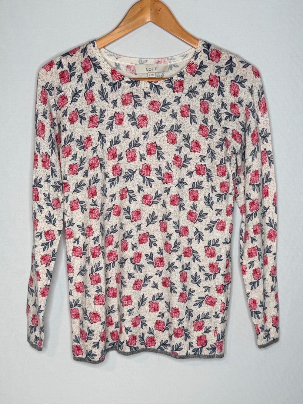 NWT! Ann Taylor LOFT Floral Print Wool-Blend Lightweight Sweater. Size Small. - Picture 4 of 8
